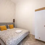Bright Downtown Hideaway - Steps From Basilica *