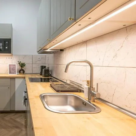 Bright Downtown Hideaway - Steps From Basilica Apartament *