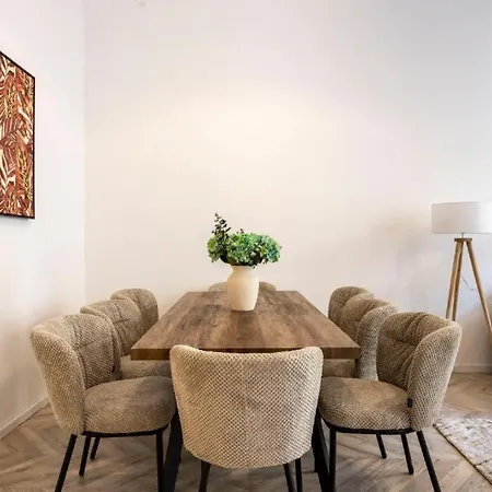 Apartament Bright Downtown Hideaway - Steps From Basilica *
