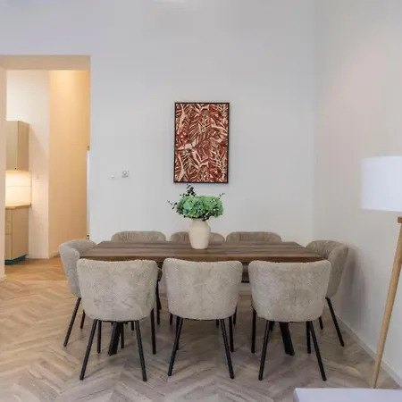 Bright Downtown Hideaway - Steps From Basilica Apartament Budapesta