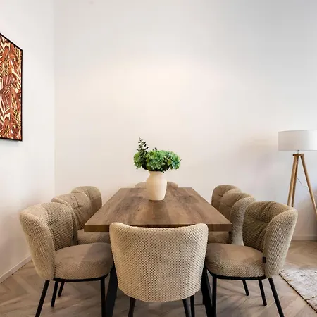 Bright Downtown Hideaway - Steps From Basilica *