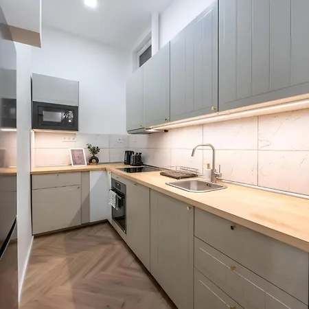 Bright Downtown Hideaway - Steps From Basilica Apartament