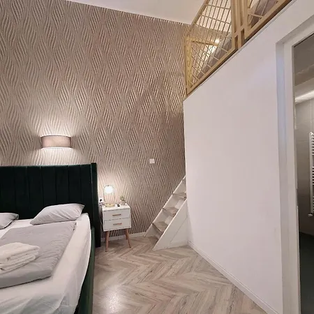 Bright Downtown Hideaway - Steps From Basilica *