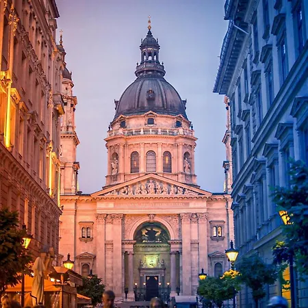 Apartament Bright Downtown Hideaway - Steps From Basilica Budapesta