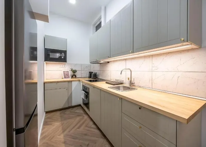 Bright Downtown Hideaway - Steps From Basilica Lägenhet *