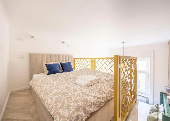 Bright Downtown Hideaway - Steps From Basilica * Budapesta