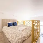 Bright Downtown Hideaway - Steps From Basilica * بودابست